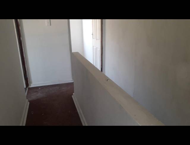3 BEDROOM DUPLEX RENTED IN CHATSWORTH CENTRAL